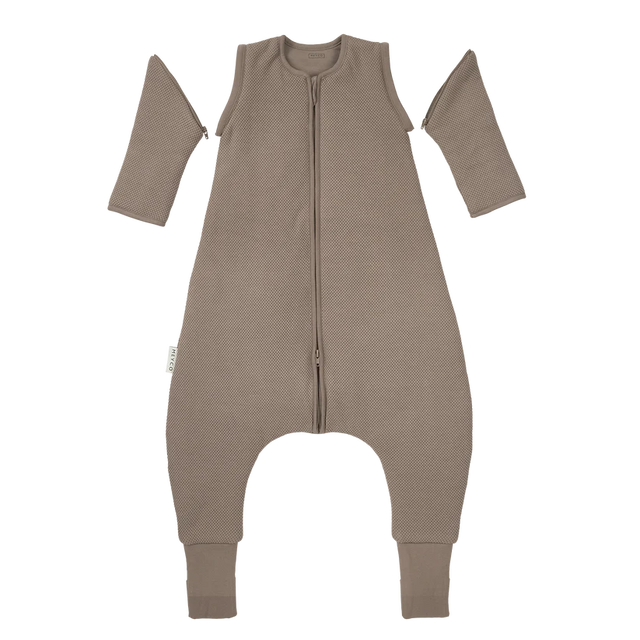 Meyco Baby Studio miegmaišis su kojytėmis, nusegamomis rankovėmis ir atverčiamomis kojinėmis TOG 2.5 Dark Taupe