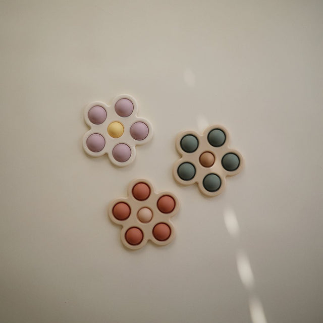 Mushie pop it rotaļlieta Flower Rose/ Blush/Shifting Sand