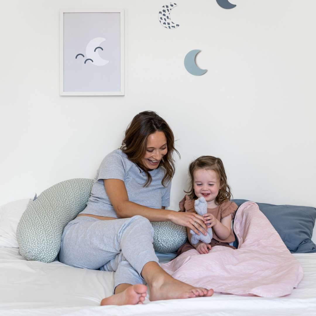 Doomoo Buddy barošanas un grūtniecības spilvens mākoņains Kaki