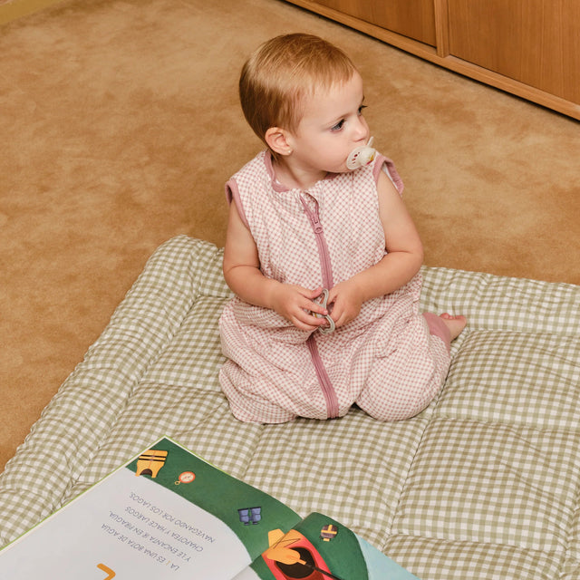 Taf Toys abpusēja mīksta grāmata mazuļiem "Pasaka"