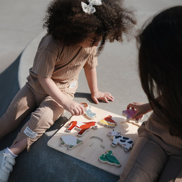 Mushie izglītojošo rotaļlietu krūzes tornis — primārās krāsas (oriģināls)