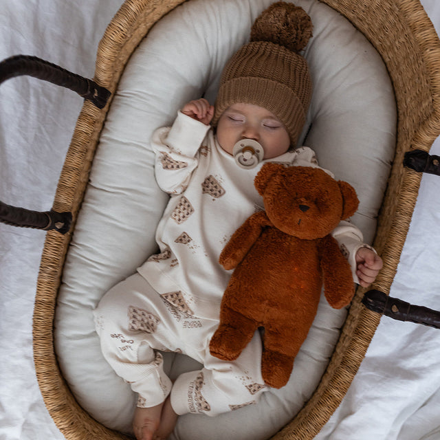 Moonie 2.0 organiskais lācīša miega spilvens - kapučīno ar skaņas ierakstīšanas funkciju