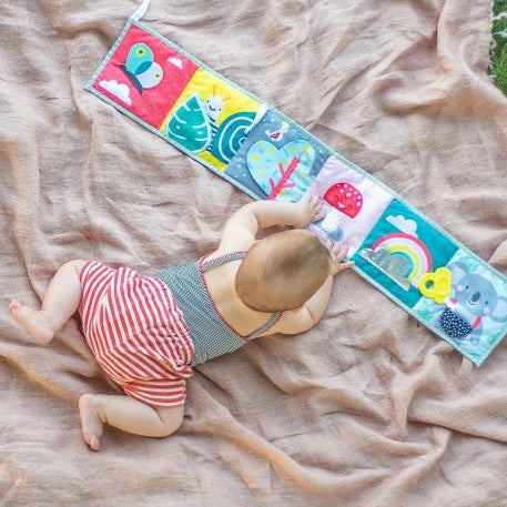 Taf Toys abpusēja mīksta grāmata mazuļiem "Pasaka"