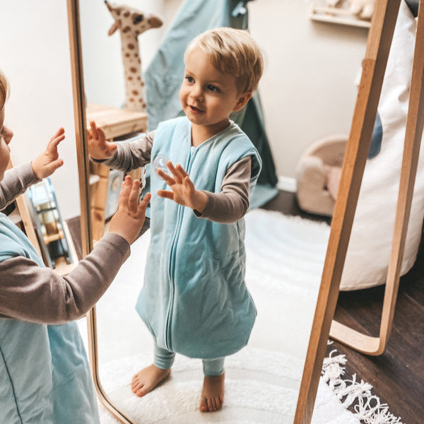 Natulino NATURALS LITTLE WALKERS™ divslāņu guļammaiss GOTS ciemnoniebieski (tumši zils)