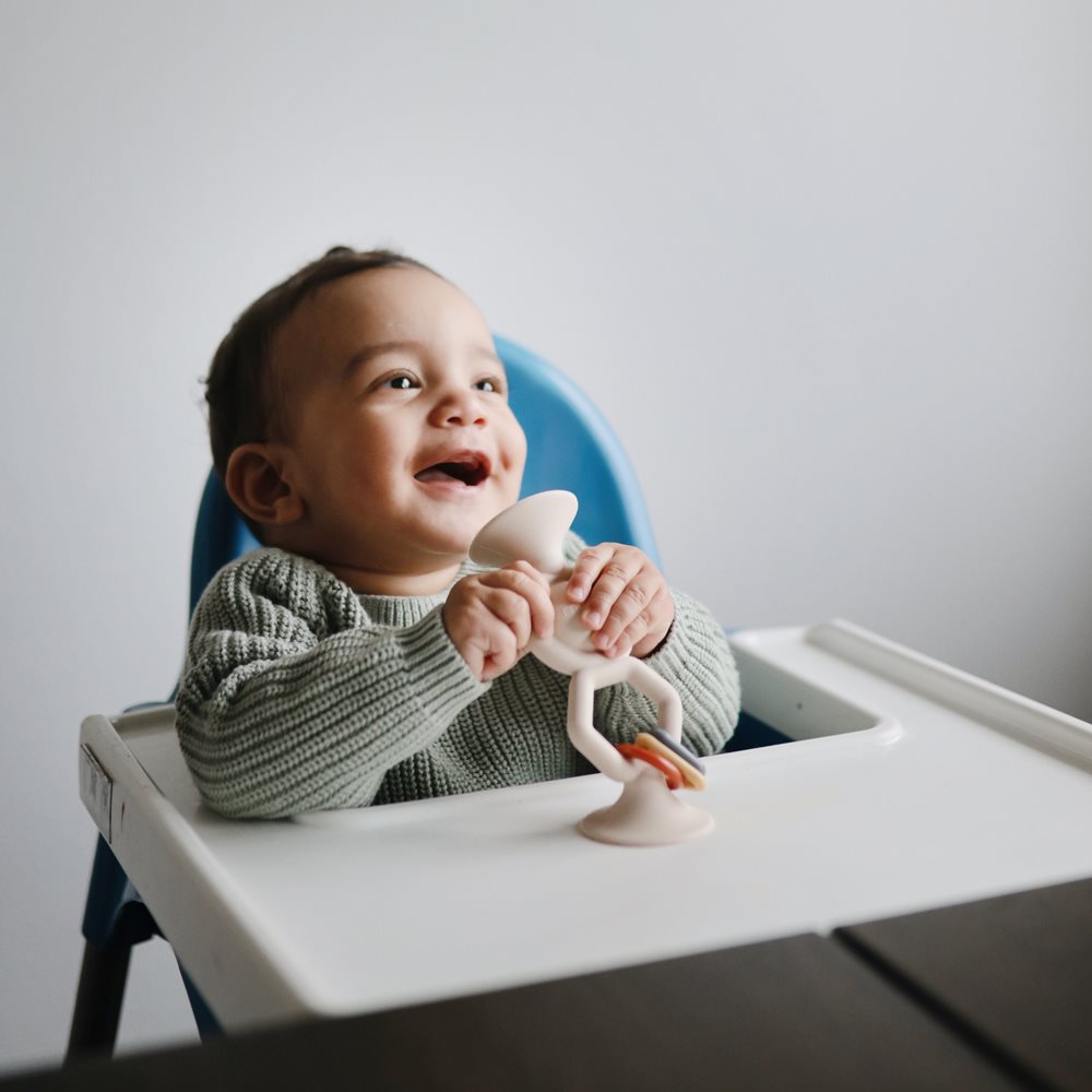 Mushie izglītojošo rotaļlietu krūzes tornis — retro krāsas (retro)