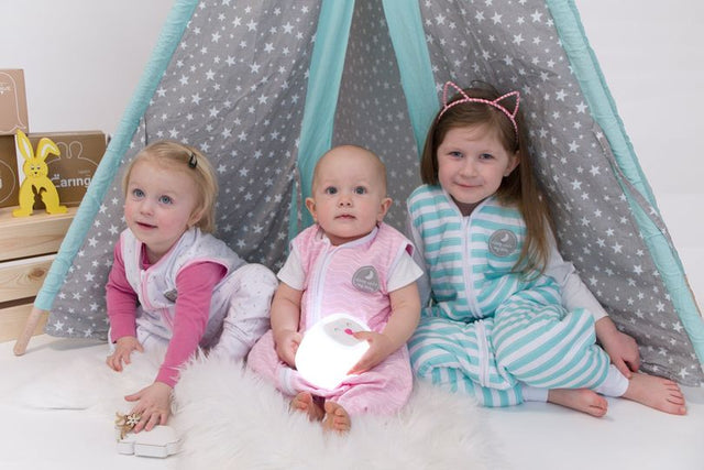 Natulino LITTLE WALKERS trīsslāņu bērnu guļammaiss White Grey Waves & Mint