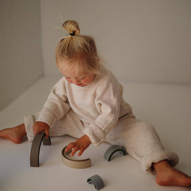 Mushie izglītojoša rotaļlieta varavīksnes tornis Tropical