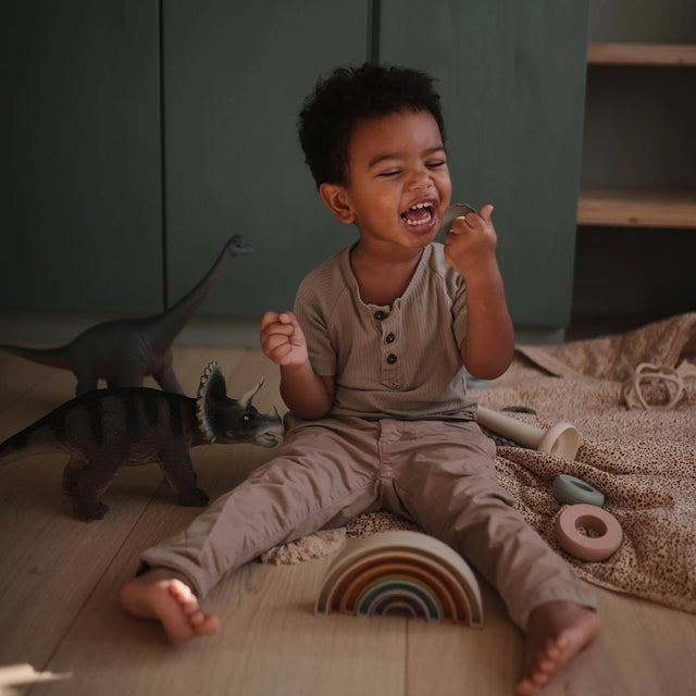 Mushie izglītojoša rotaļlieta varavīksnes tornis Tropical