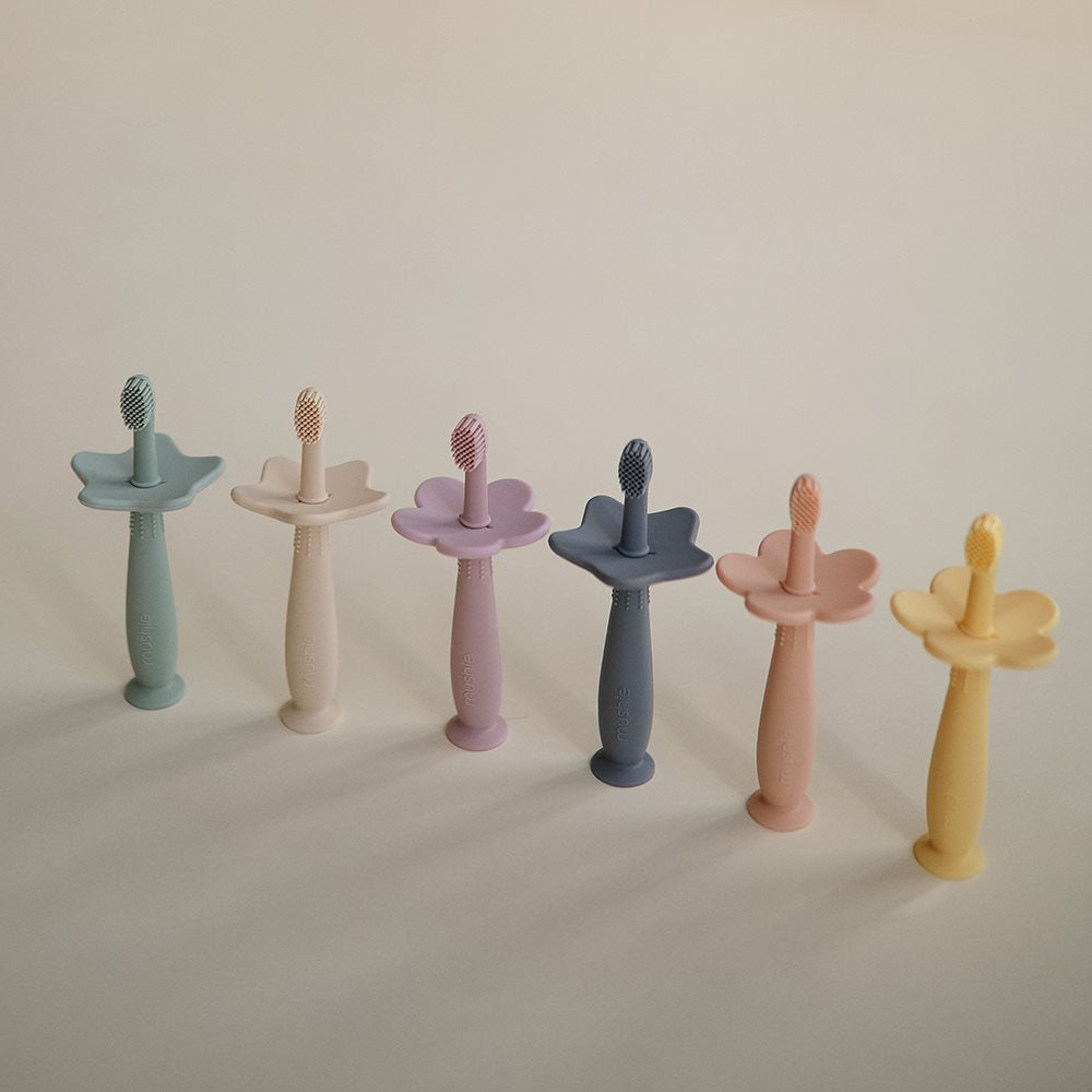 Mushie izglītojoša silikona zobu birste (Cambridge Blue)