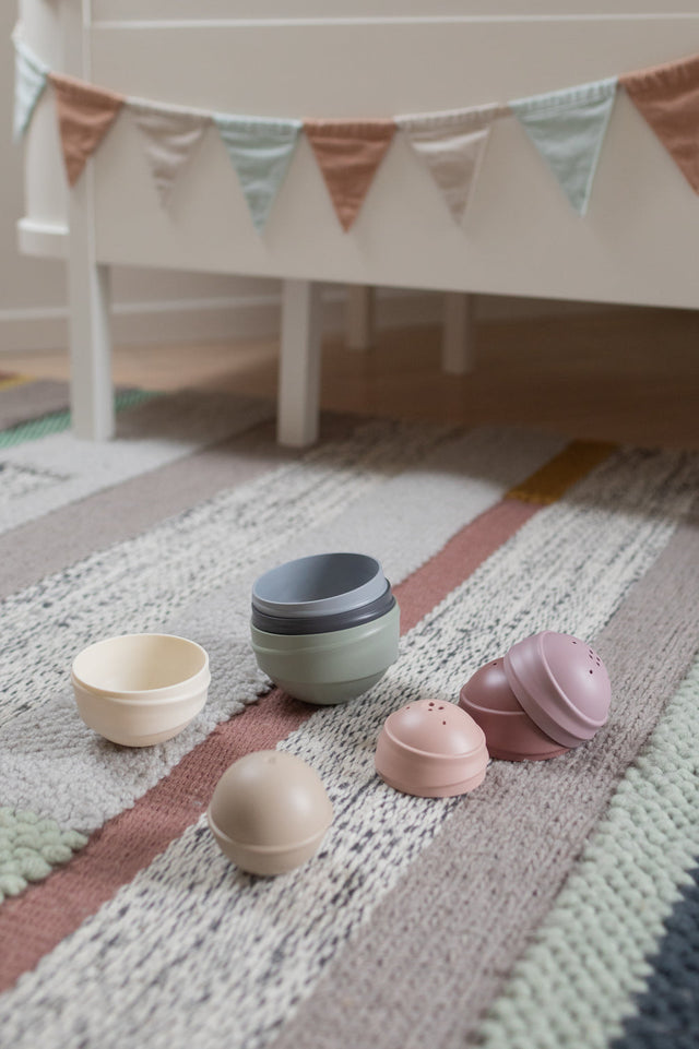 BIBS izglītojošs rotaļlietu šūpošanās tornis Bright Rainbow