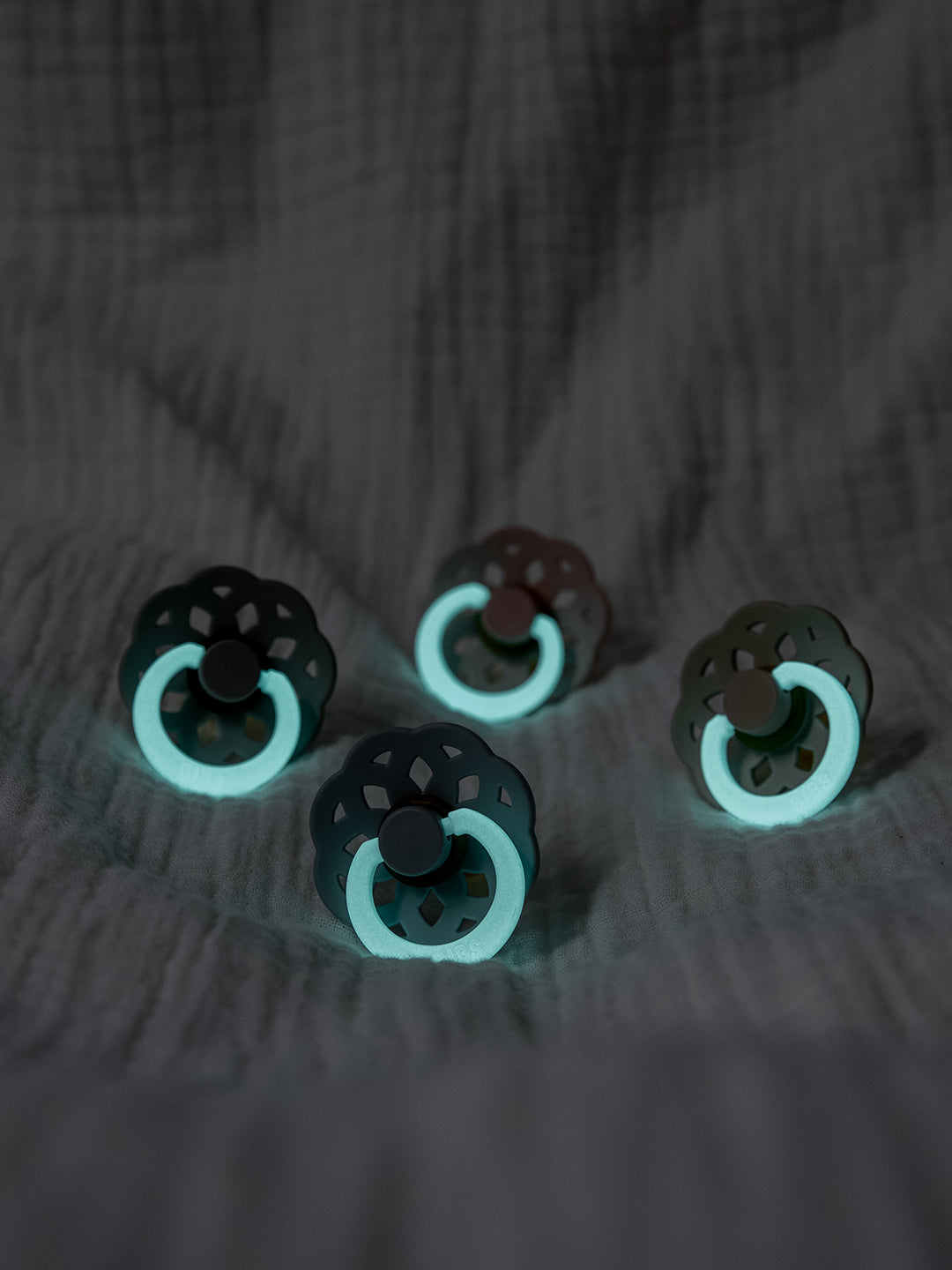 BIBS knupīšu komplekts 2. izmērs (6 - 18 mēneši spīd tumsā) Boheme Blush glow / Vanilla glow