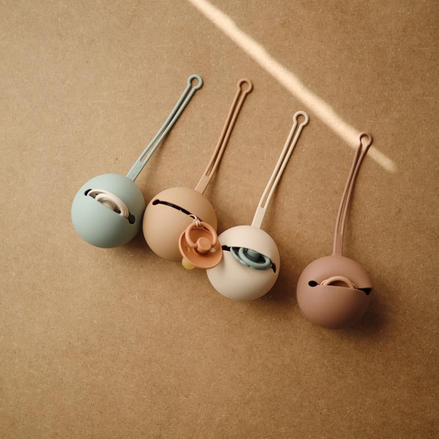 Mushie pacifier futrālis (debeszils)