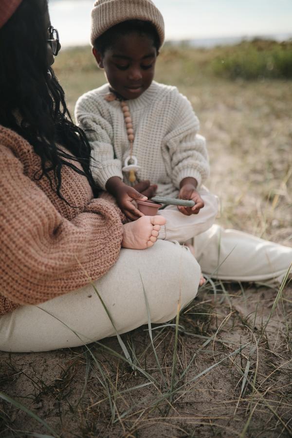 Mushie Chewer pelēks kaķis (Cat-Stone)