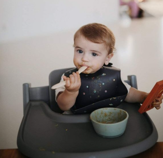 Mushie Kids Ēšanas piederumu komplekts Smoke