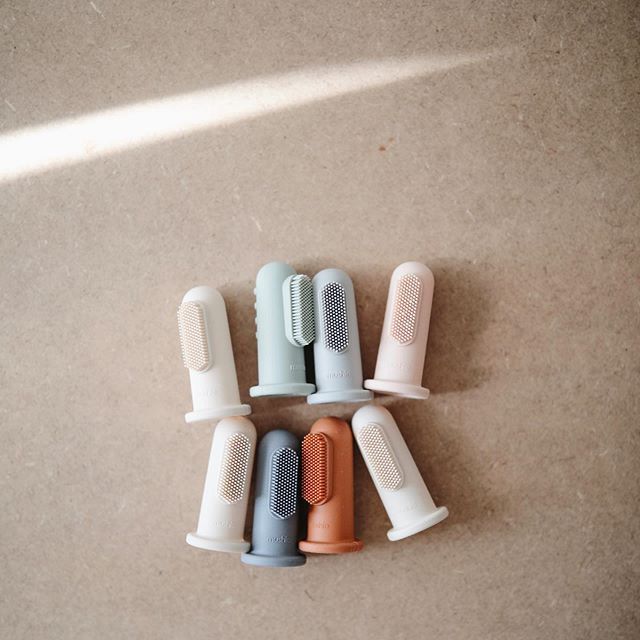 Mushie silikoninių dantų šepetukų rinkinys (daug spalvų) (4852123664466)