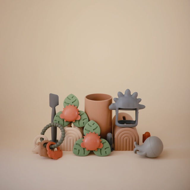 Mushie izglītojošo rotaļlietu krūzes tornis — primārās krāsas (oriģināls) 