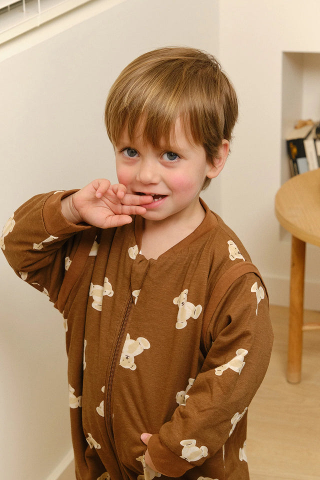 Molis&Co pižama - miegmaišis su rankovėmis, kojytėmis ir atverčiamomis kojinėmis TOG 1 Teddy Mocca