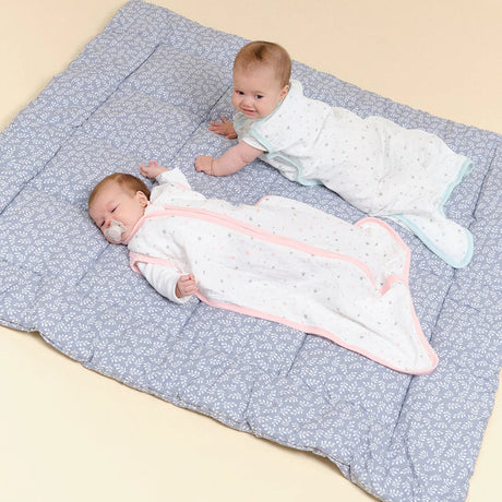 Taf Toys abpusēja mīksta grāmata mazuļiem "Pasaka"