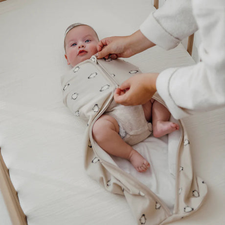 Meyco Baby naujagimio miegmaišis-kokonas Penguin Soft sand TOG 0.3