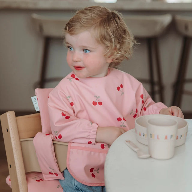 Meyco Baby neperšlampamas seilinukas su rankovėmis 6–24 mėn., Cherry Soft Rose