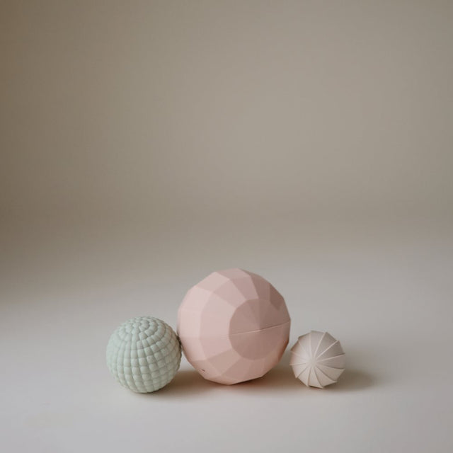 Mushie izglītojošo rotaļlietu krūzes tornis — retro krāsas (retro) 