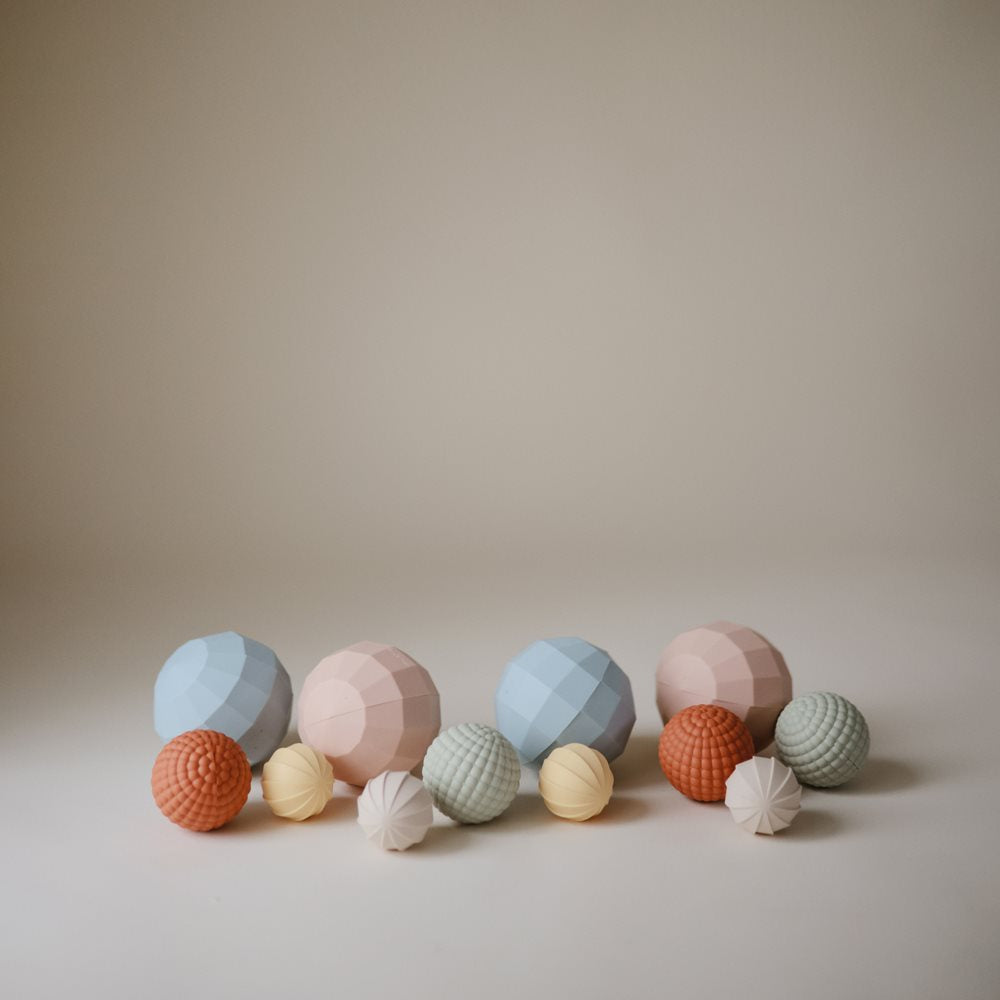 Mushie izglītojošo rotaļlietu krūzes tornis — retro krāsas (retro) 
