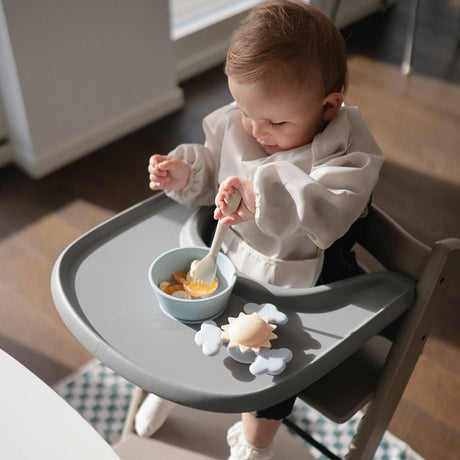 Mushie izglītojošo rotaļlietu krūzes tornis — primārās krāsas (oriģināls) 