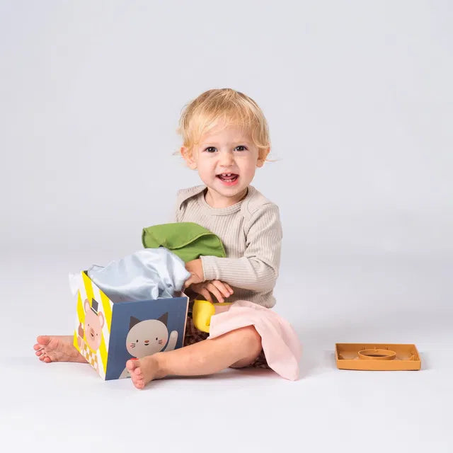 Taf Toys abpusēja mīksta grāmata mazuļiem "Pasaka"