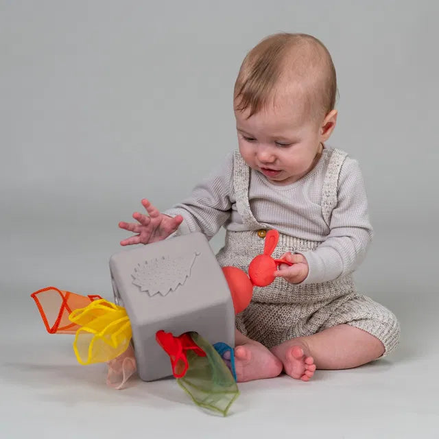 Taf Toys abpusēja mīksta grāmata mazuļiem "Pasaka"