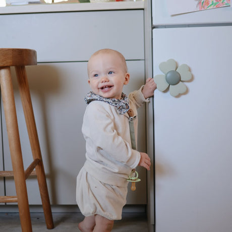 Mushie izglītojošo rotaļlietu krūzes tornis — primārās krāsas (oriģināls) 