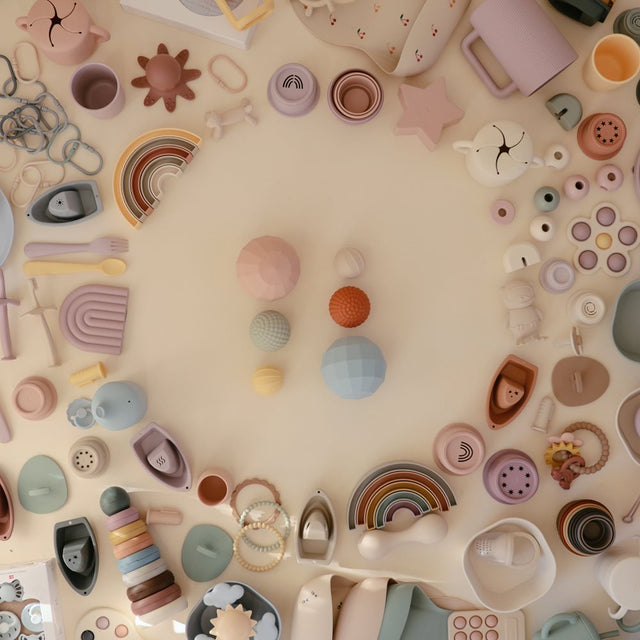 Mushie izglītojošo rotaļlietu krūzes tornis — retro krāsas (retro) 