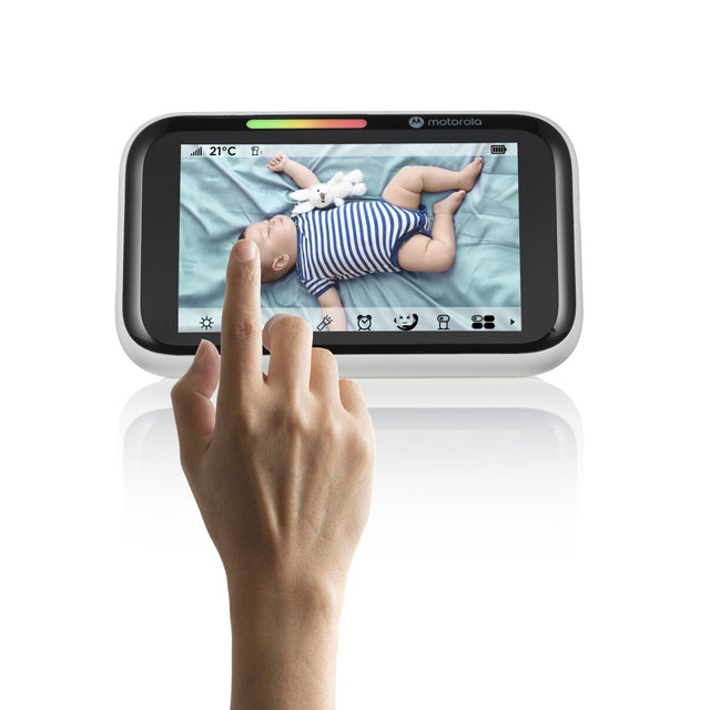 Motorola Nursery PIP1710C išmanioji vaizdo auklė su 5″ monitoriumi, Wi-Fi ir AI verkimo atpažinimu