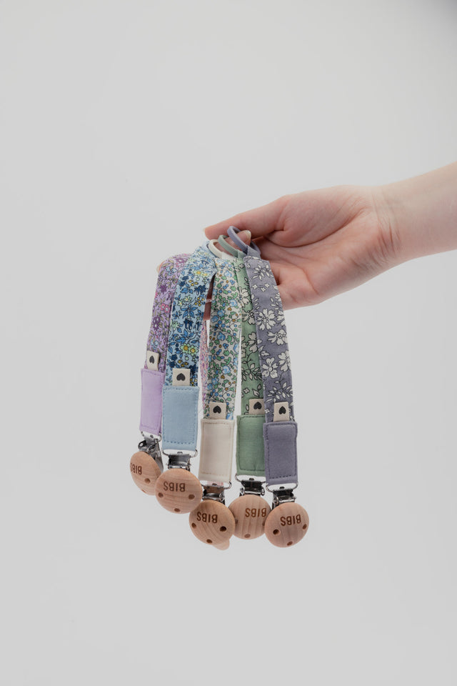 BIBS Liberty knupīša turētājs Chamomile Lawn Baby Blue