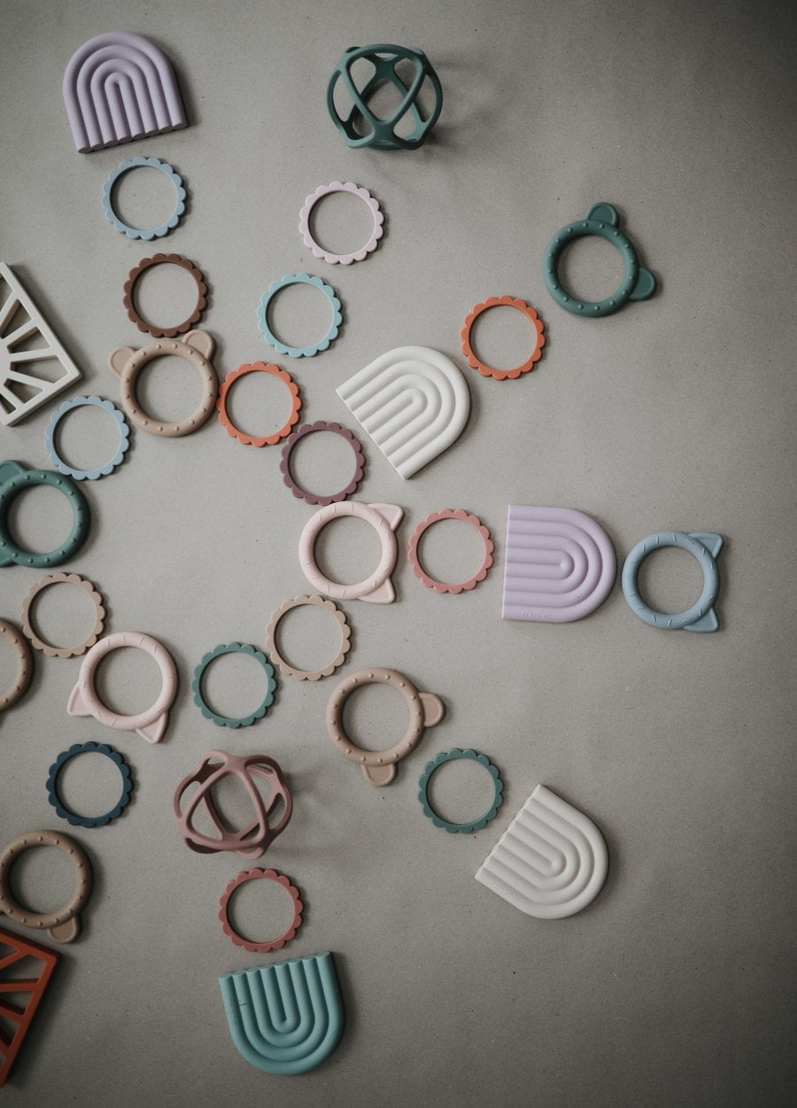 Mushie košļājamās rokassprādzes komplekts (Cambridge Blue/Clementine/Natural) 