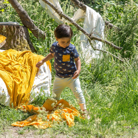Mazo zaļo radikāļu vaļu dziesmu komplekts (krekls un bikses)
