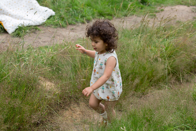 Mazo zaļo radikāļu kombinezons "Take to the Skies" - bēšs