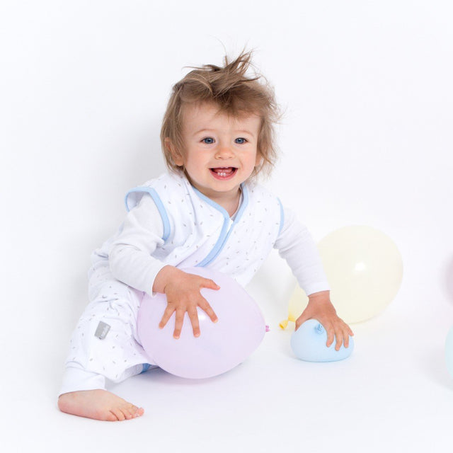 Natulino LITTLE WALKERS divslāņu bērnu guļammaiss Dabīgi balts pelēks Little Leaves / rozā