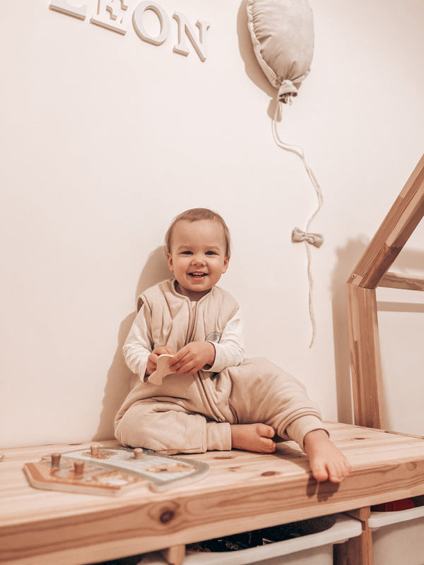 Natulino NATURALS LITTLE WALKERS™ trīsslāņu bērnu guļammaiss bēšā krāsā