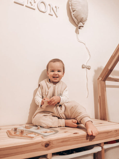 Natulino NATURALS LITTLE WALKERS™ trīsslāņu bērnu guļammaiss bēšā krāsā